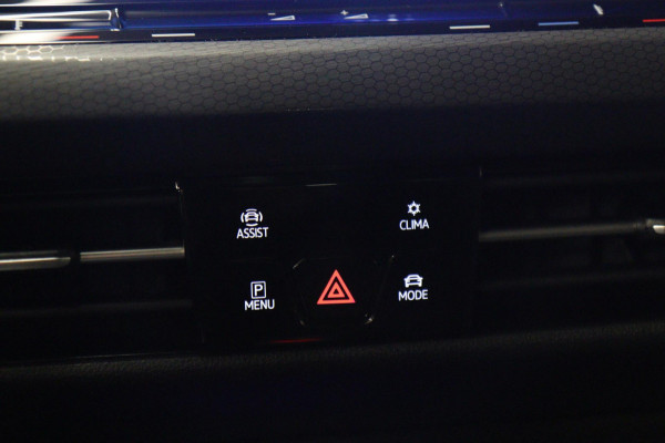 Volkswagen Golf 1.4 eHybrid GTE /PANO/HUD/IQLIGHT/CAM/CARPLAY/ACC/LANE ASSIST/VOL