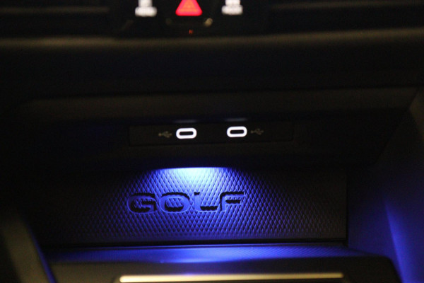 Volkswagen Golf 1.4 eHybrid GTE /PANO/HUD/IQLIGHT/CAM/CARPLAY/ACC/LANE ASSIST/VOL