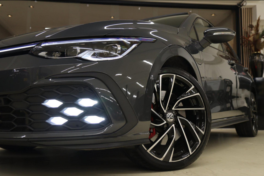 Volkswagen Golf 1.4 eHybrid GTE /PANO/HUD/IQLIGHT/CAM/CARPLAY/ACC/LANE ASSIST/VOL