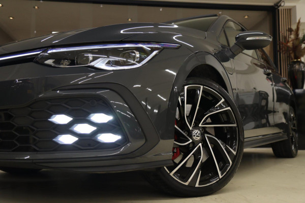 Volkswagen Golf 1.4 eHybrid GTE /PANO/HUD/IQLIGHT/CAM/CARPLAY/ACC/LANE ASSIST/VOL