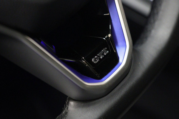 Volkswagen Golf 1.4 eHybrid GTE /PANO/HUD/IQLIGHT/CAM/CARPLAY/ACC/LANE ASSIST/VOL