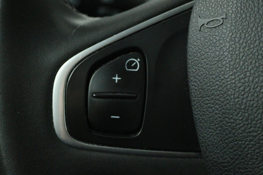 Renault Clio 0.9 TCe Limited (PARKEERSENSOREN, CRUISE CONTROL, NAVIGATIE, BLUETOOTH, AIRCO)