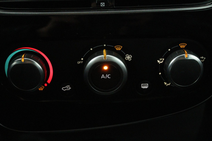 Renault Clio 0.9 TCe Limited (PARKEERSENSOREN, CRUISE CONTROL, NAVIGATIE, BLUETOOTH, AIRCO)