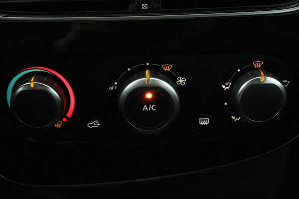 Renault Clio 0.9 TCe Limited (PARKEERSENSOREN, CRUISE CONTROL, NAVIGATIE, BLUETOOTH, AIRCO)