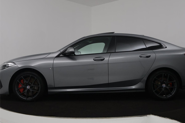 BMW 2 Serie Gran Coupé 220i M-Sport (PANORAMADAK, STOELVERWARMING, ACHTERUITRIJCAMERA, NAVIGATIE, PARKEERSENSOREN)