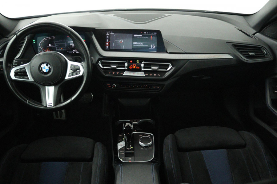 BMW 2 Serie Gran Coupé 220i M-Sport (PANORAMADAK, STOELVERWARMING, ACHTERUITRIJCAMERA, NAVIGATIE, PARKEERSENSOREN)