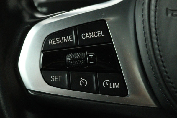 BMW 2 Serie Gran Coupé 220i M-Sport (PANORAMADAK, STOELVERWARMING, ACHTERUITRIJCAMERA, NAVIGATIE, PARKEERSENSOREN)