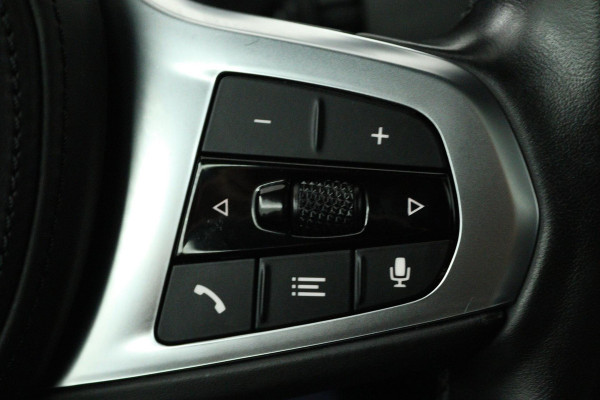 BMW 2 Serie Gran Coupé 220i M-Sport (PANORAMADAK, STOELVERWARMING, ACHTERUITRIJCAMERA, NAVIGATIE, PARKEERSENSOREN)