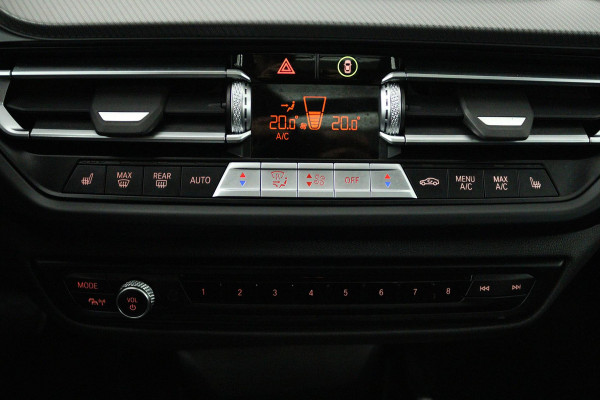 BMW 2 Serie Gran Coupé 220i M-Sport (PANORAMADAK, STOELVERWARMING, ACHTERUITRIJCAMERA, NAVIGATIE, PARKEERSENSOREN)