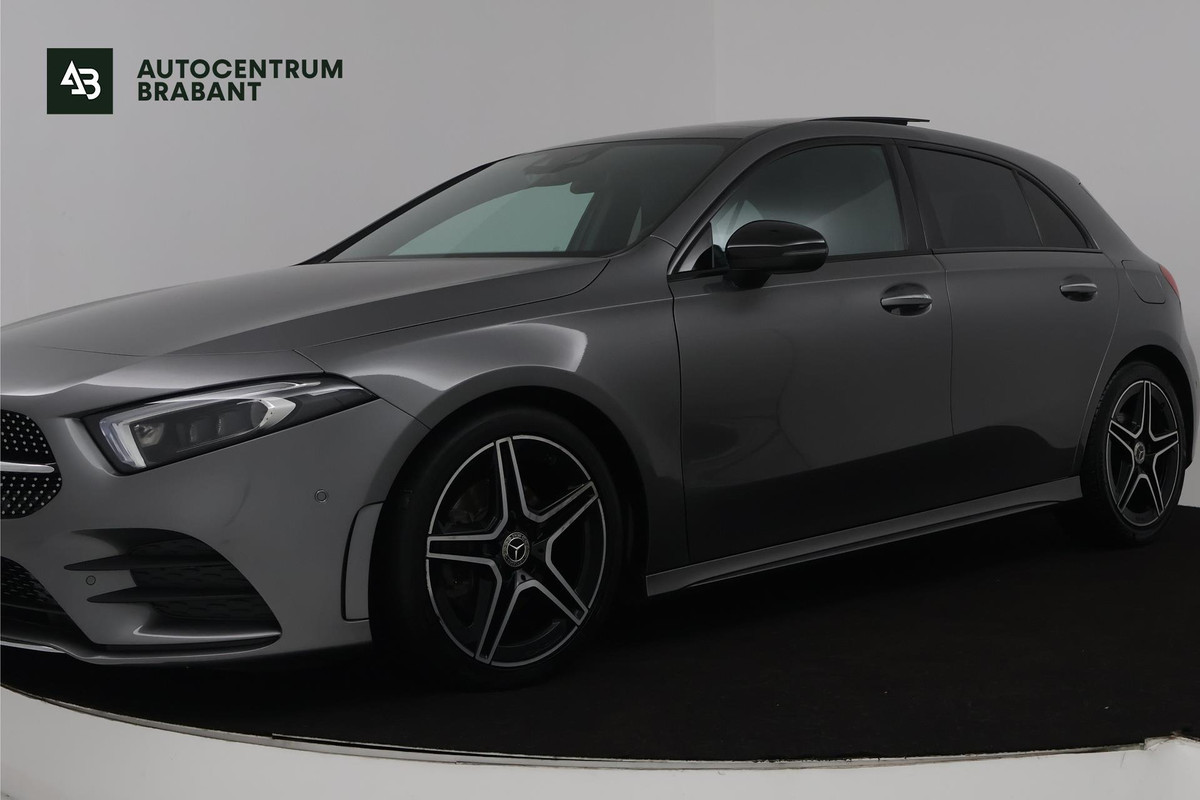 Mercedes-Benz A-Klasse 180 Business Solution AMG (PANORAMADAK, SFEERVERLICHTING, STOELVERWARMING, CAMERA, ELEKTR STOELEN)