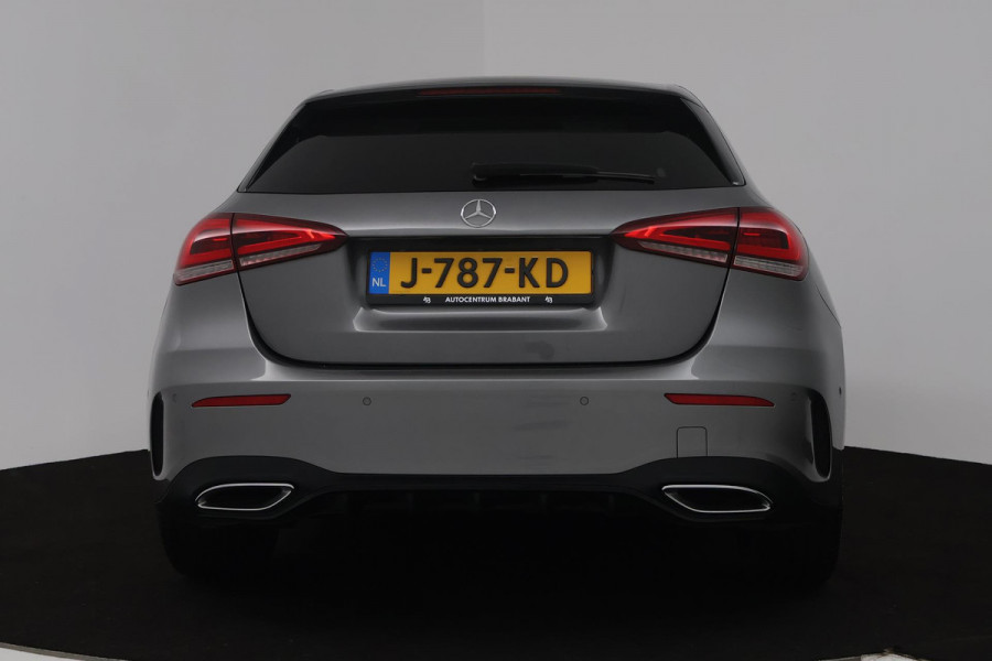 Mercedes-Benz A-Klasse 180 Business Solution AMG (PANORAMADAK, SFEERVERLICHTING, STOELVERWARMING, CAMERA, ELEKTR STOELEN)