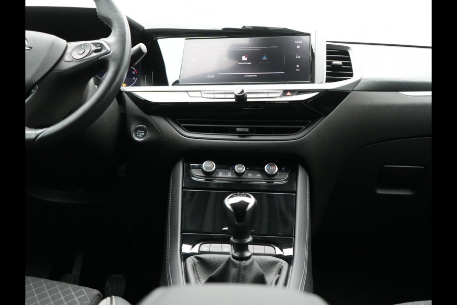 Opel Grandland Turbo NIEUW MODEL Elegance 131pk | Camera | Cruise Control | Lederen Sportstoelen Verwarmd | Park Assist | Apple Carplay | Verwarmd Stuur | Navigatie | Virtual | DAB |