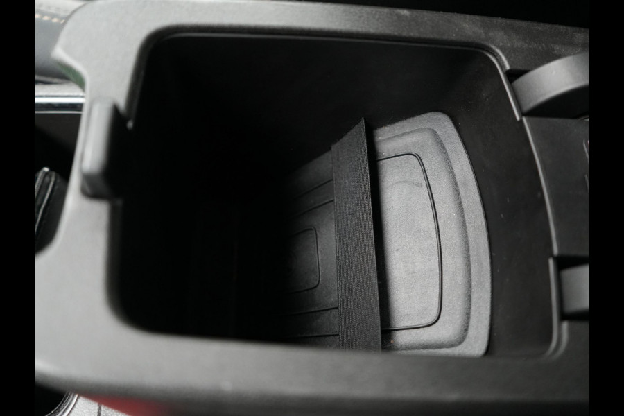 Opel Grandland Turbo NIEUW MODEL Elegance 131pk | Camera | Cruise Control | Lederen Sportstoelen Verwarmd | Park Assist | Apple Carplay | Verwarmd Stuur | Navigatie | Virtual | DAB |