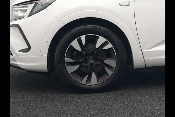 Opel Grandland Turbo NIEUW MODEL Elegance 131pk | Camera | Cruise Control | Lederen Sportstoelen Verwarmd | Park Assist | Apple Carplay | Verwarmd Stuur | Navigatie | Virtual | DAB |