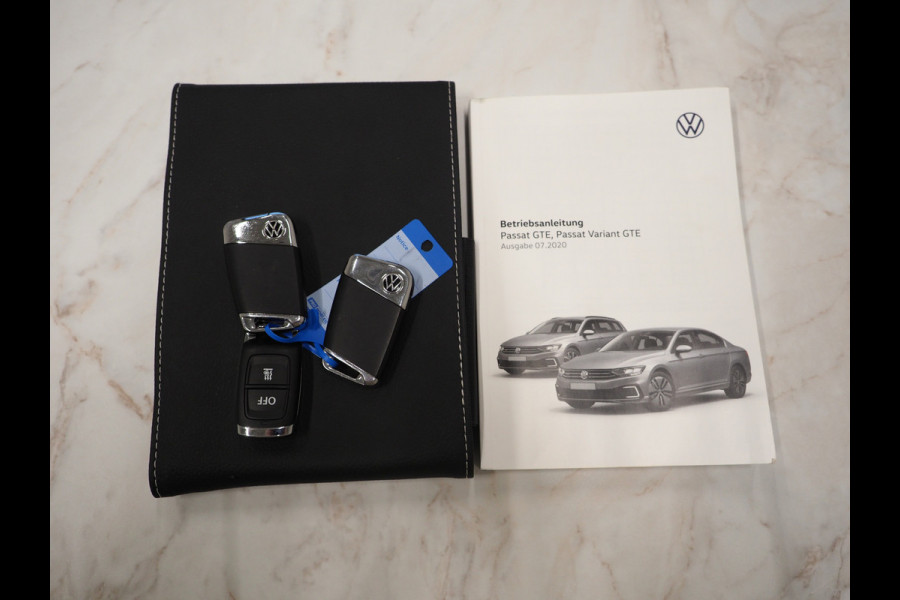 Volkswagen Passat Variant 1.4 TSI PHEV GTE | Panoramadak | Massage | Dynaudio | 360 | Trekhaak | Keyless | Memory