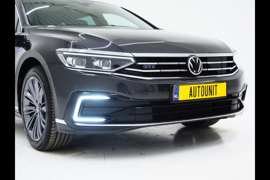 Volkswagen Passat Variant 1.4 TSI PHEV GTE | Panoramadak | Massage | Dynaudio | 360 | Trekhaak | Keyless | Memory