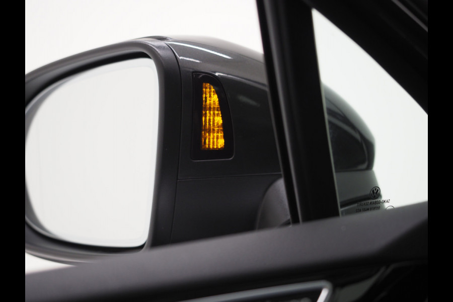 Volkswagen Passat Variant 1.4 TSI PHEV GTE | Panoramadak | Massage | Dynaudio | 360 | Trekhaak | Keyless | Memory