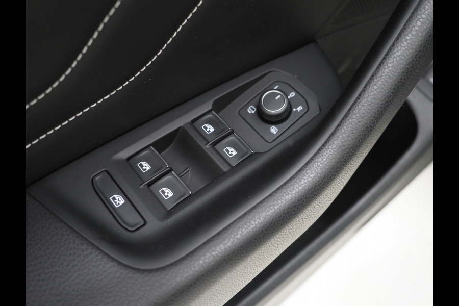 Volkswagen Passat Variant 1.4 TSI PHEV GTE | Panoramadak | Massage | Dynaudio | 360 | Trekhaak | Keyless | Memory