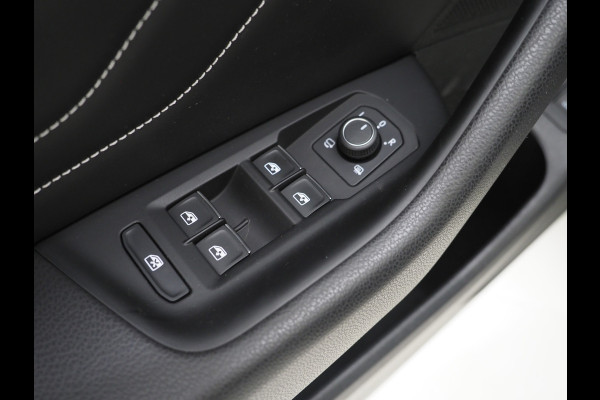 Volkswagen Passat Variant 1.4 TSI PHEV GTE | Panoramadak | Massage | Dynaudio | 360 | Trekhaak | Keyless | Memory