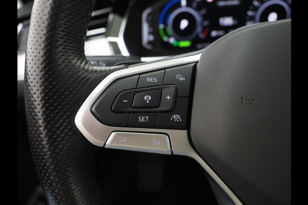 Volkswagen Passat Variant 1.4 TSI PHEV GTE | Panoramadak | Massage | Dynaudio | 360 | Trekhaak | Keyless | Memory