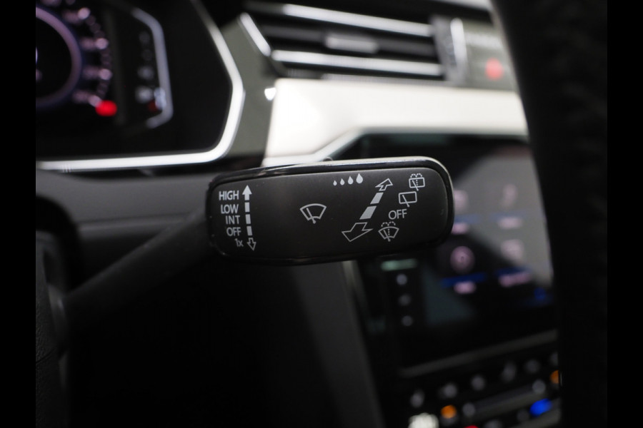 Volkswagen Passat Variant 1.4 TSI PHEV GTE | Panoramadak | Massage | Dynaudio | 360 | Trekhaak | Keyless | Memory