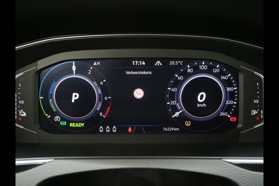 Volkswagen Passat Variant 1.4 TSI PHEV GTE | Panoramadak | Massage | Dynaudio | 360 | Trekhaak | Keyless | Memory