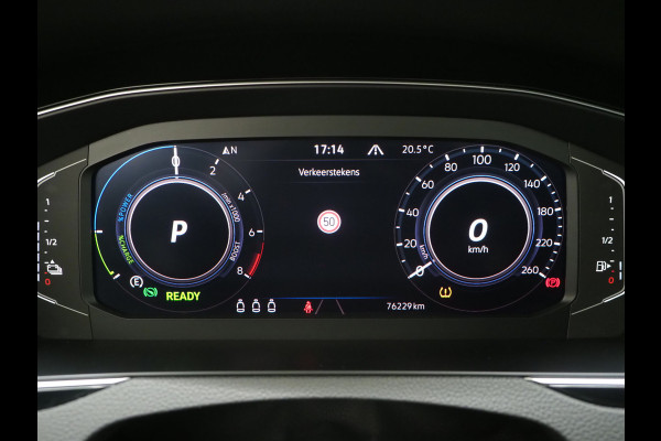 Volkswagen Passat Variant 1.4 TSI PHEV GTE | Panoramadak | Massage | Dynaudio | 360 | Trekhaak | Keyless | Memory
