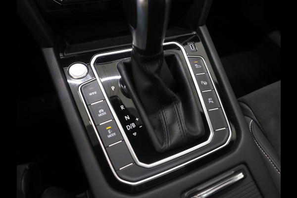 Volkswagen Passat Variant 1.4 TSI PHEV GTE | Panoramadak | Massage | Dynaudio | 360 | Trekhaak | Keyless | Memory