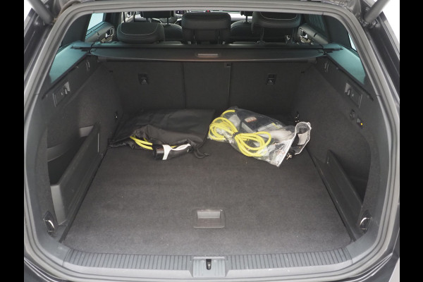 Volkswagen Passat Variant 1.4 TSI PHEV GTE | Panoramadak | Massage | Dynaudio | 360 | Trekhaak | Keyless | Memory