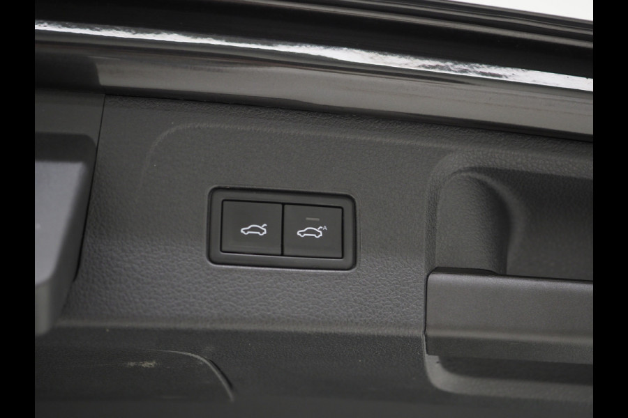 Volkswagen Passat Variant 1.4 TSI PHEV GTE | Panoramadak | Massage | Dynaudio | 360 | Trekhaak | Keyless | Memory