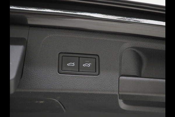 Volkswagen Passat Variant 1.4 TSI PHEV GTE | Panoramadak | Massage | Dynaudio | 360 | Trekhaak | Keyless | Memory