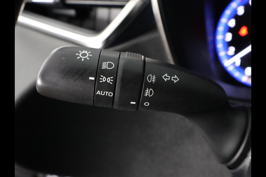 Toyota Corolla Touring Sports 1.8 Hybrid First Edition Bi-Tone | Apple Carplay & AndroidAUTO | Navigatie | 1e eigenaar |
