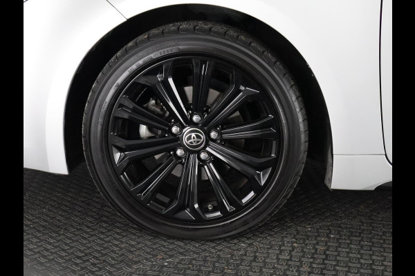 Toyota Corolla Touring Sports 1.8 Hybrid First Edition Bi-Tone | Apple Carplay & AndroidAUTO | Navigatie | 1e eigenaar |