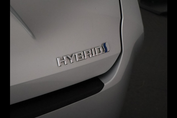 Toyota Corolla Touring Sports 1.8 Hybrid First Edition Bi-Tone | Apple Carplay & AndroidAUTO | Navigatie | 1e eigenaar |