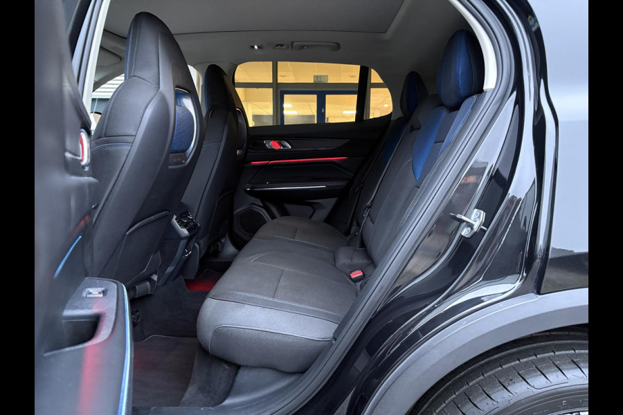 Lynk & Co 01 1.5 261 pk | PHEV | 360 Camera | Adaptieve Cruise | Elek. Achterklep | Panorama dak | Stoelverwarming | 1.800kg Trekgewicht