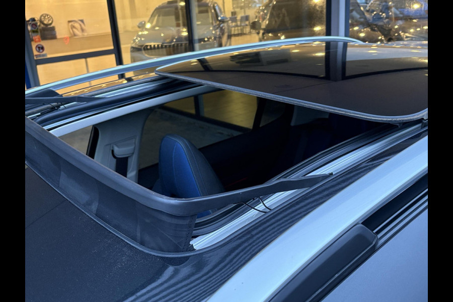 Lynk & Co 01 1.5 261 pk | PHEV | 360 Camera | Adaptieve Cruise | Elek. Achterklep | Panorama dak | Stoelverwarming | 1.800kg Trekgewicht