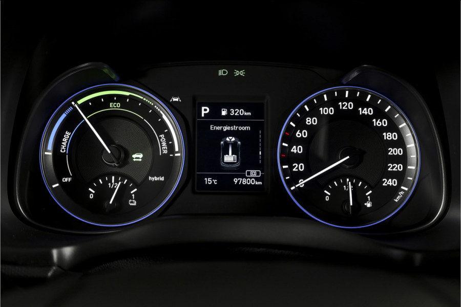 Hyundai Kona 1.6 GDI HEV Comfort - Automaat | Cruise | PDC | Camera | NAV + App. Connect | ECC | Afn. Trekhaak | DAB | LM 16" |