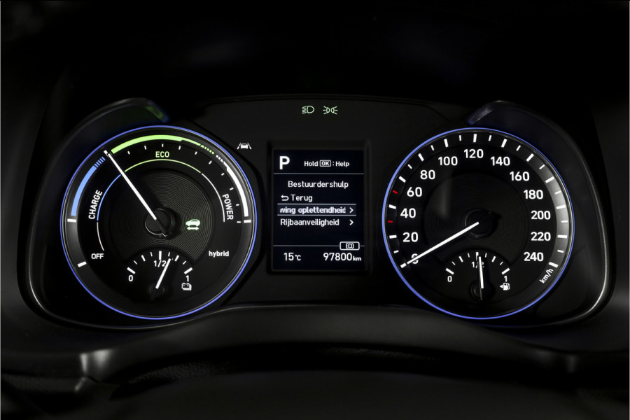 Hyundai Kona 1.6 GDI HEV Comfort - Automaat | Cruise | PDC | Camera | NAV + App. Connect | ECC | Afn. Trekhaak | DAB | LM 16" |