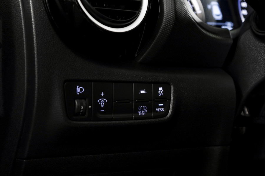 Hyundai Kona 1.6 GDI HEV Comfort - Automaat | Cruise | PDC | Camera | NAV + App. Connect | ECC | Afn. Trekhaak | DAB | LM 16" |
