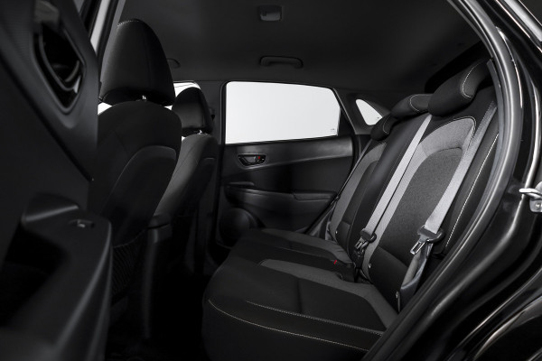 Hyundai Kona 1.6 GDI HEV Comfort - Automaat | Cruise | PDC | Camera | NAV + App. Connect | ECC | Afn. Trekhaak | DAB | LM 16" |