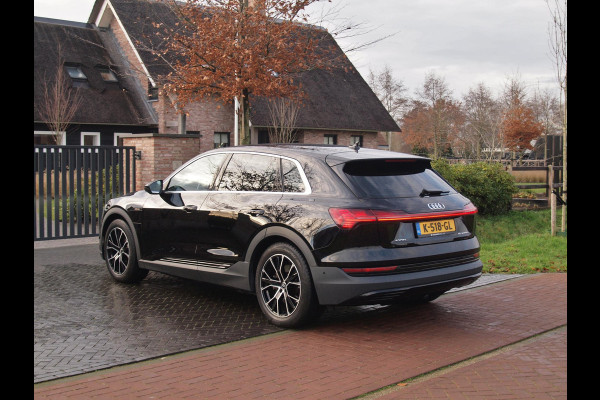 Audi e-tron 55 quattro edition 95 kWh | NL-Auto | Trekhaak | Parkeersensoren | DAB |