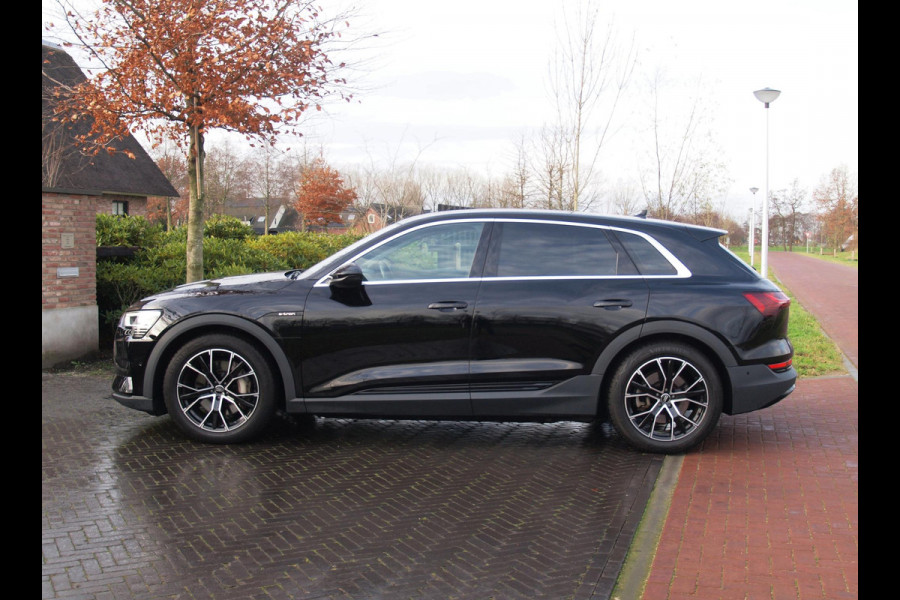 Audi e-tron 55 quattro edition 95 kWh | NL-Auto | Trekhaak | Parkeersensoren | DAB |