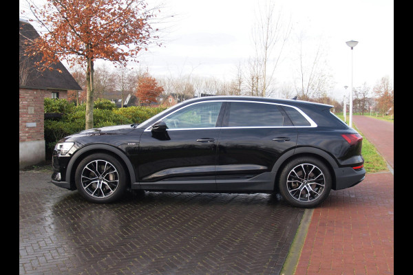 Audi e-tron 55 quattro edition 95 kWh | NL-Auto | Trekhaak | Parkeersensoren | DAB |