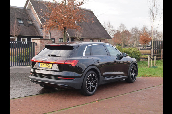 Audi e-tron 55 quattro edition 95 kWh | NL-Auto | Trekhaak | Parkeersensoren | DAB |
