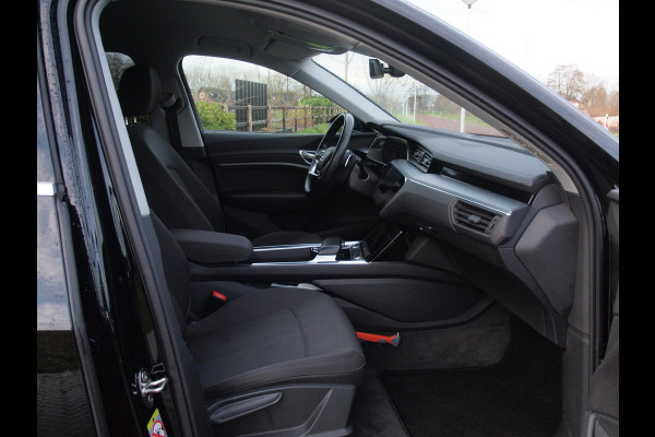 Audi e-tron 55 quattro edition 95 kWh | NL-Auto | Trekhaak | Parkeersensoren | DAB |