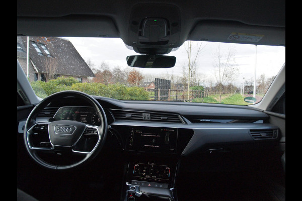 Audi e-tron 55 quattro edition 95 kWh | NL-Auto | Trekhaak | Parkeersensoren | DAB |