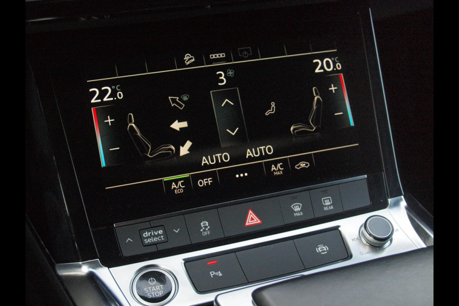 Audi e-tron 55 quattro edition 95 kWh | NL-Auto | Trekhaak | Parkeersensoren | DAB |