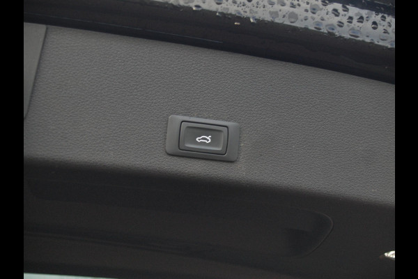 Audi e-tron 55 quattro edition 95 kWh | NL-Auto | Trekhaak | Parkeersensoren | DAB |