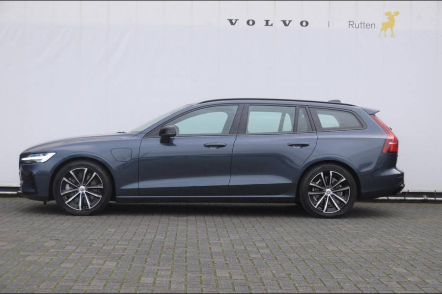 Volvo V60 T6 350PK Automaat AWD Plus Dark / Adaptive cruise control / Elektrische stoelen / Harman Kardon audio / Trekhaak / Pilot assist / BLIS / Stoel en stuur verwarming / Elektrische achterklep / Parkeersensoren met 360 camera / Google infotainment