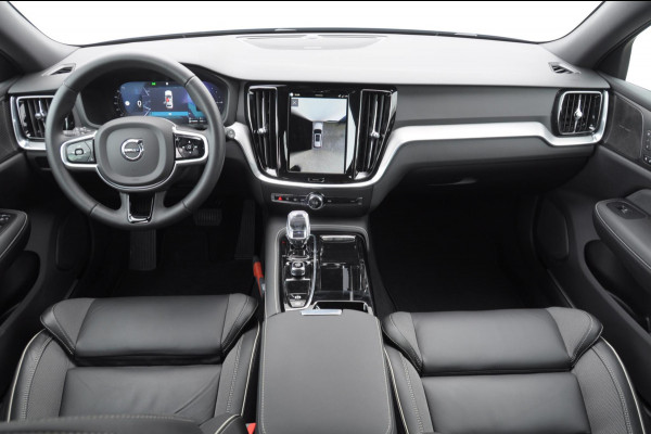 Volvo V60 T6 350PK Automaat AWD Plus Dark / Adaptive cruise control / Elektrische stoelen / Harman Kardon audio / Trekhaak / Pilot assist / BLIS / Stoel en stuur verwarming / Elektrische achterklep / Parkeersensoren met 360 camera / Google infotainment